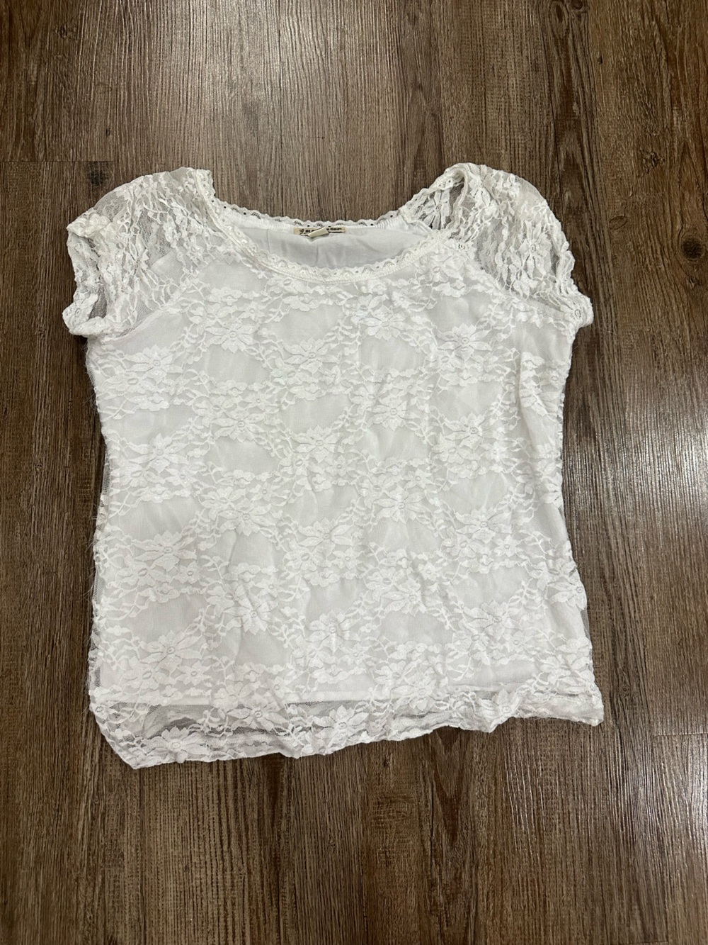 Women's White Lace Short Sleeve Top